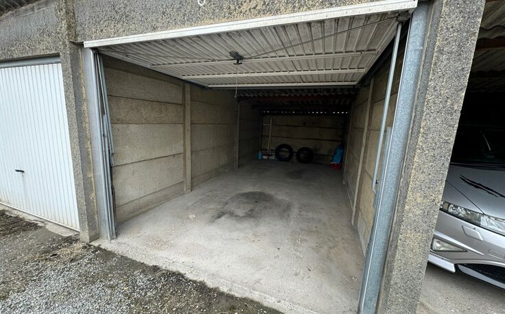 Garage (ferme) à vendre à Sint-Pieters-Leeuw