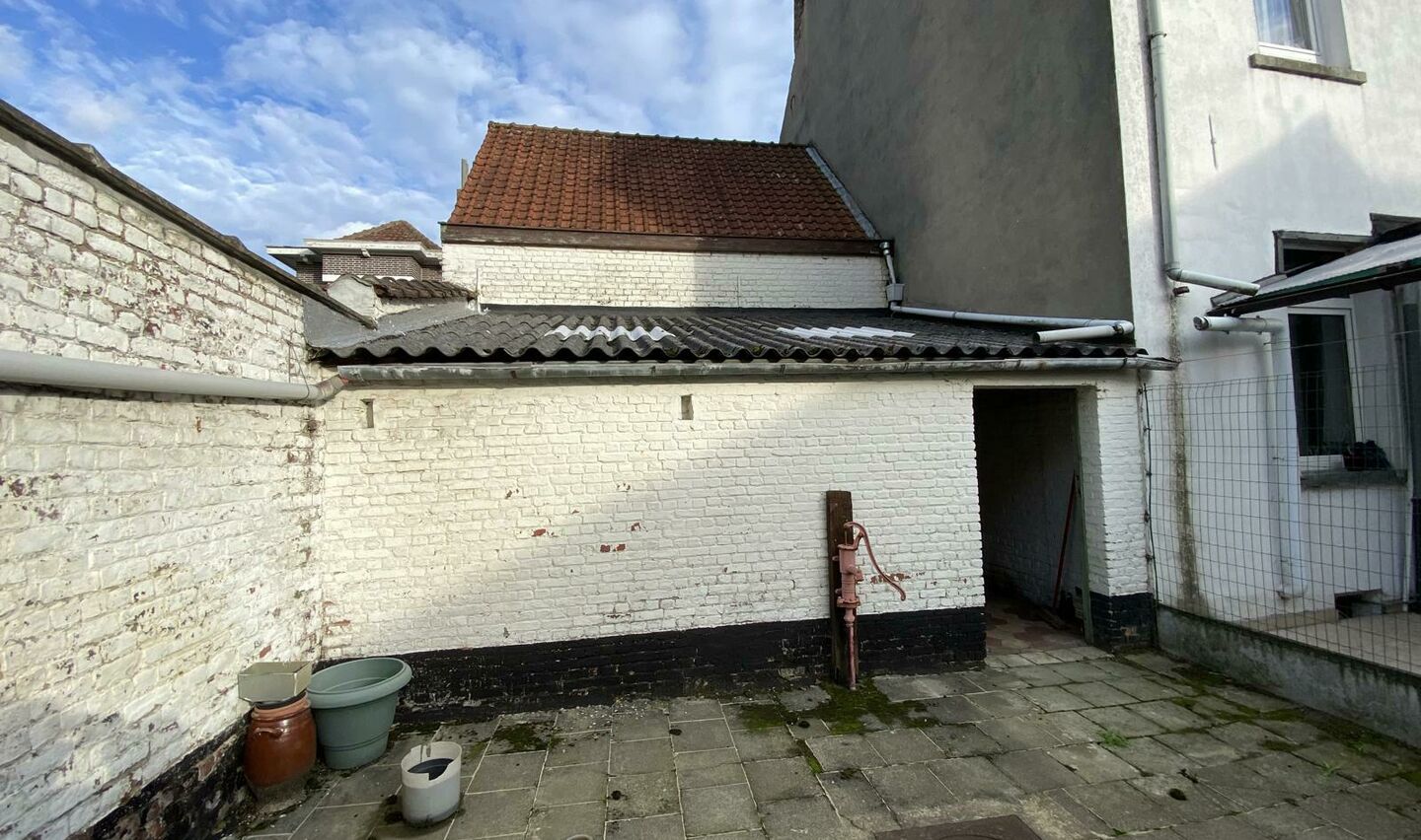 Garage + berging te koop in Sint-Pieters-Leeuw