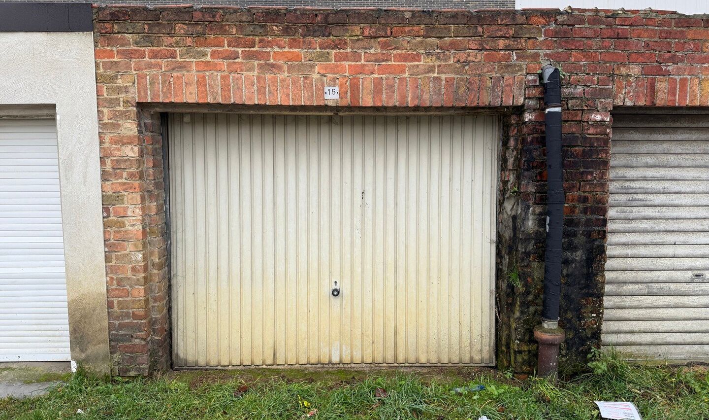 Garage (ferme) à vendre à Sint-Pieters-Leeuw