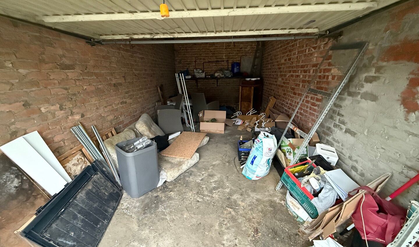 Gesloten garagebox te koop in Sint-Pieters-Leeuw