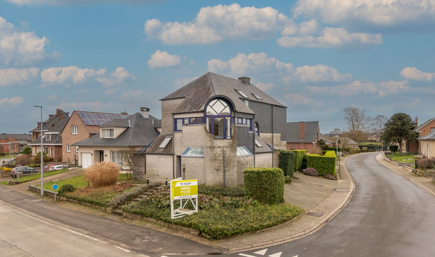 Villa te koop in Sint-Pieters-Leeuw