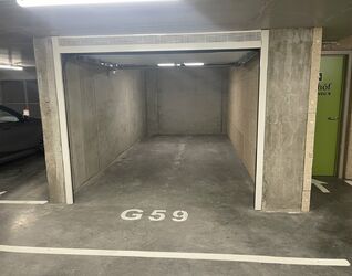 Gesloten garagebox te koop in Sint-Pieters-Leeuw