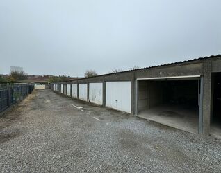 Gesloten garagebox te koop in Sint-Pieters-Leeuw