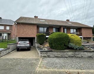 Maison à louer à Sint-Pieters-Leeuw Vlezenbeek