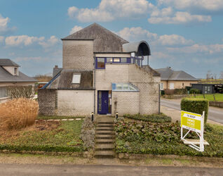 Villa à vendre à Sint-Pieters-Leeuw